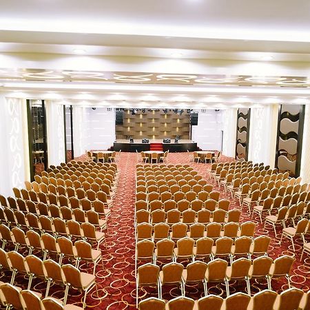 Alpha Hotel Пеканбару Екстер'єр фото