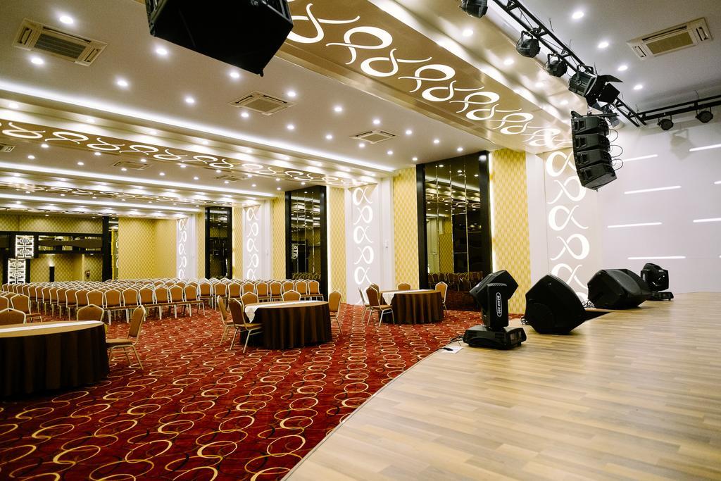 Alpha Hotel Пеканбару Екстер'єр фото