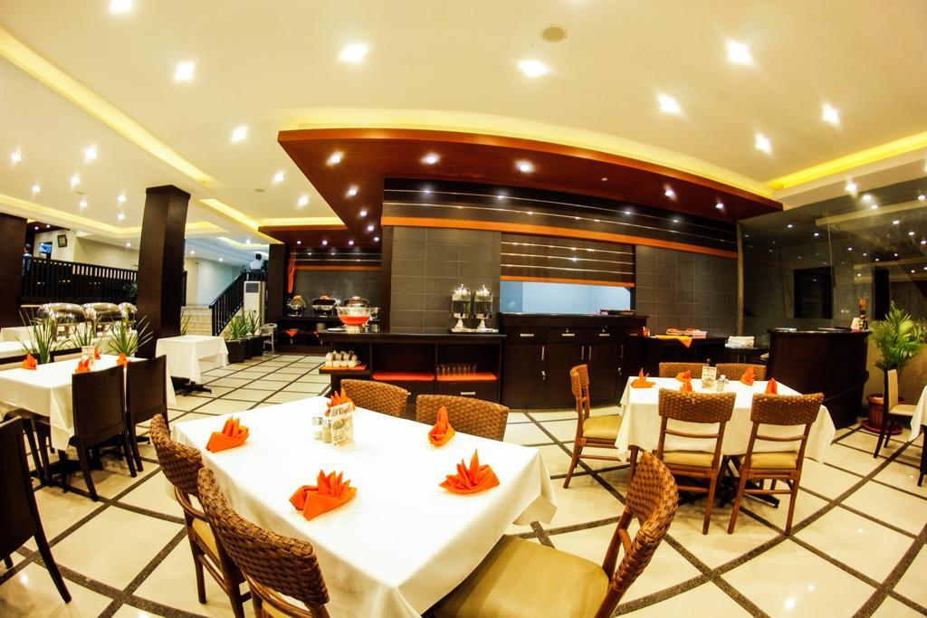 Alpha Hotel Пеканбару Екстер'єр фото