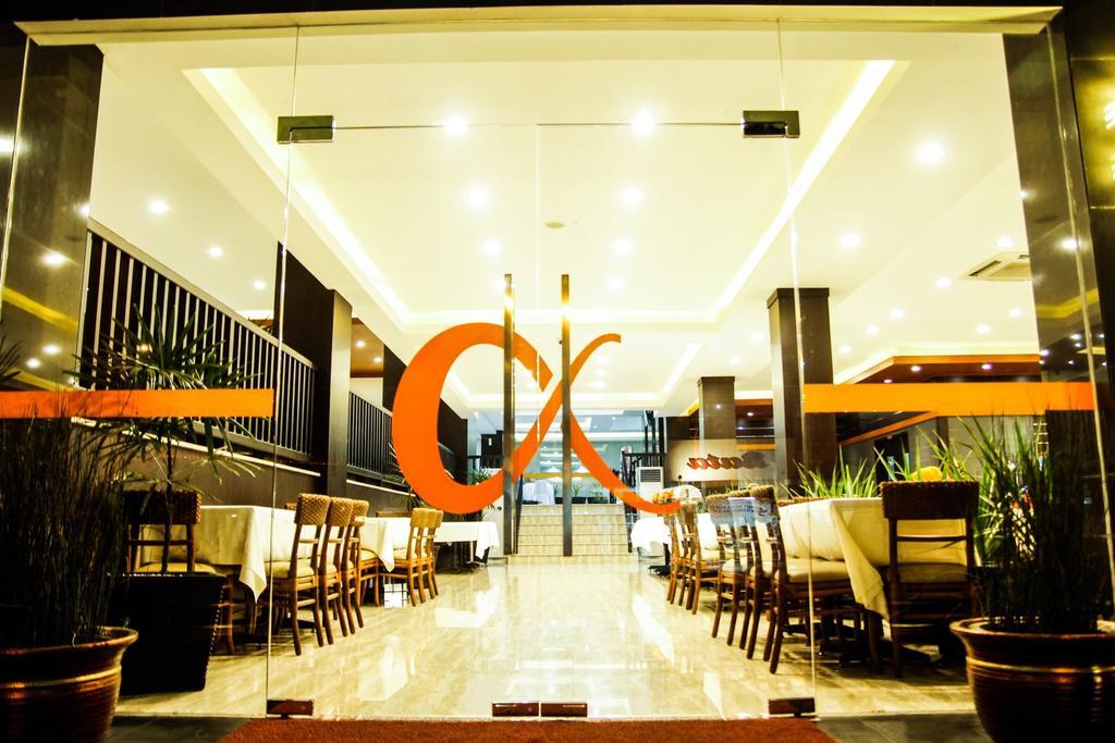 Alpha Hotel Пеканбару Екстер'єр фото