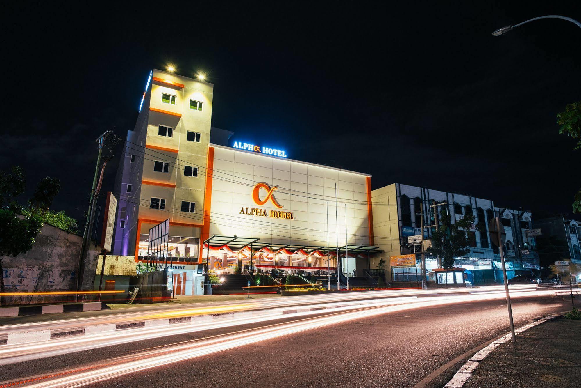 Alpha Hotel Пеканбару Екстер'єр фото