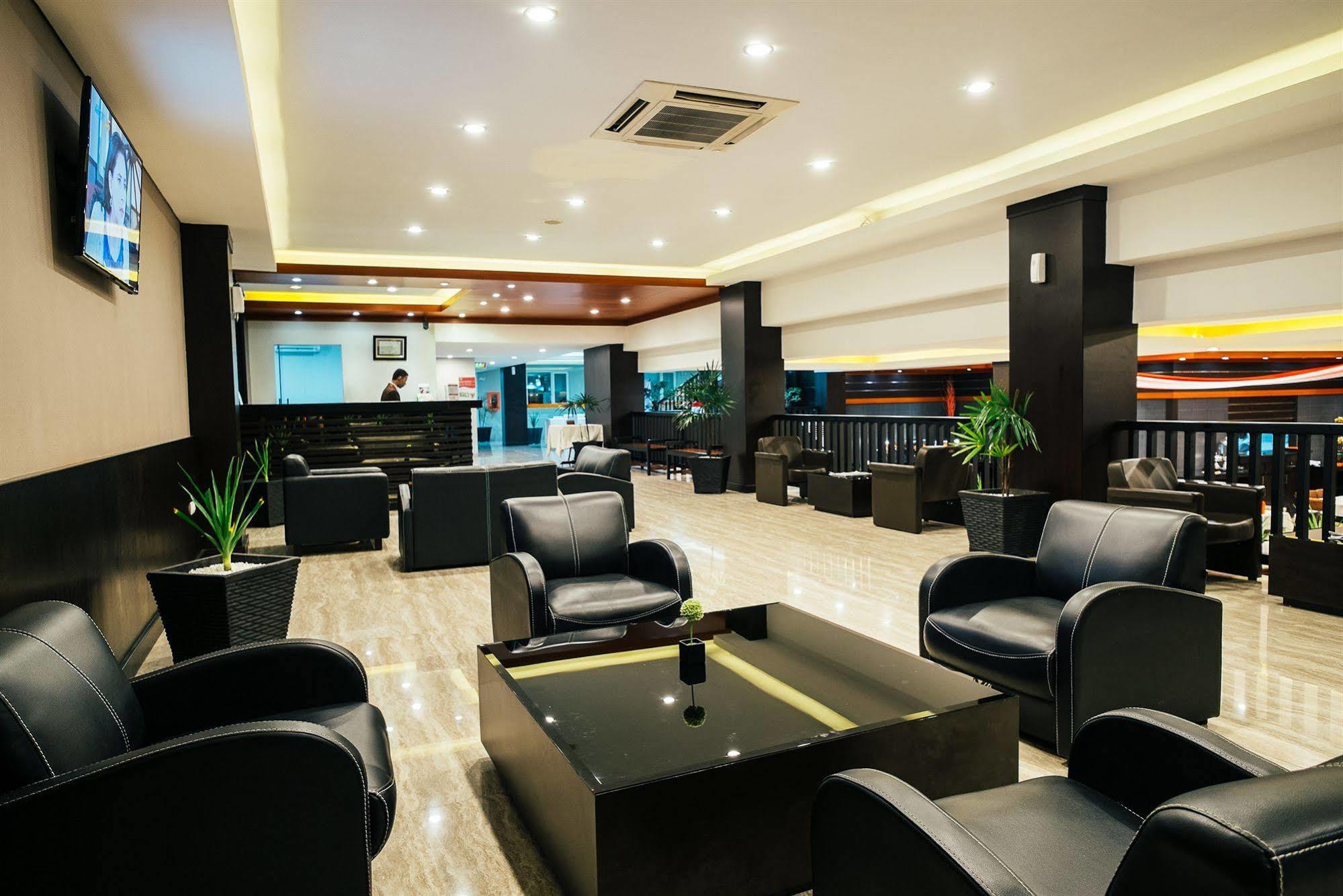 Alpha Hotel Пеканбару Екстер'єр фото