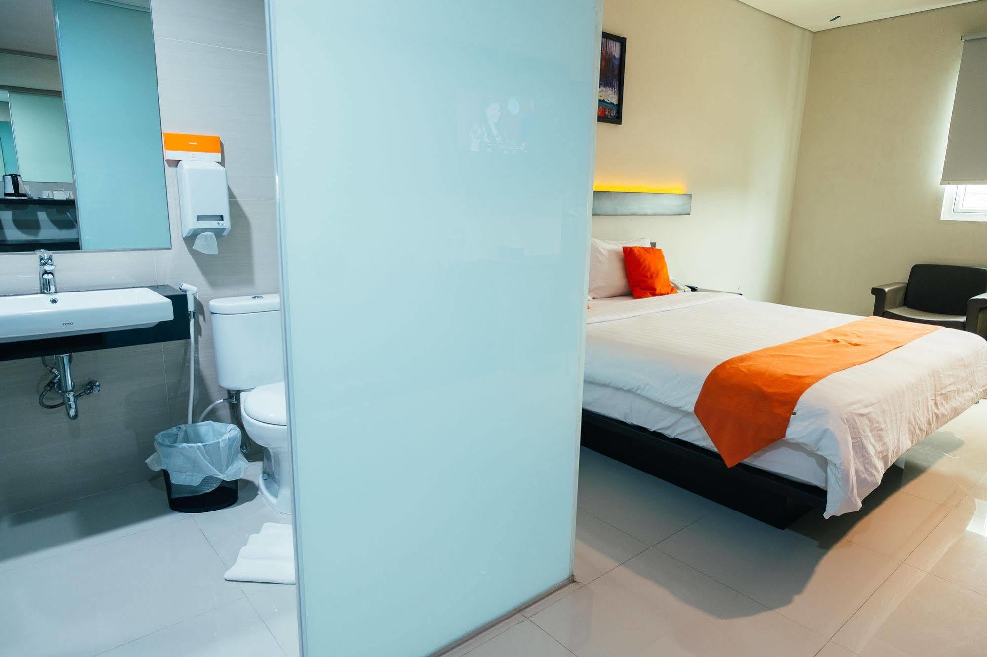 Alpha Hotel Пеканбару Екстер'єр фото