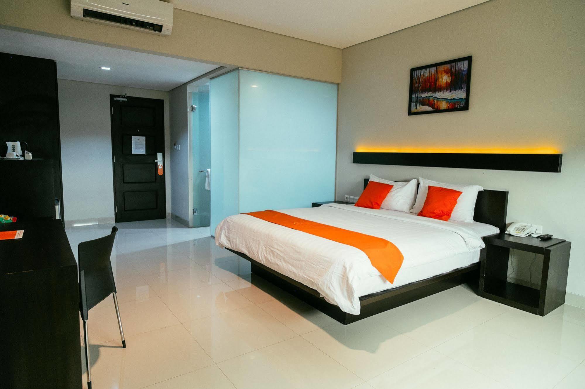 Alpha Hotel Пеканбару Екстер'єр фото